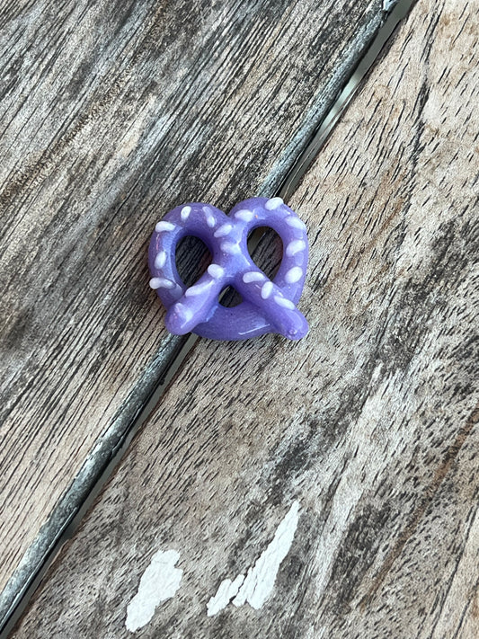 Sakibomb Mini Pretzel Pendant