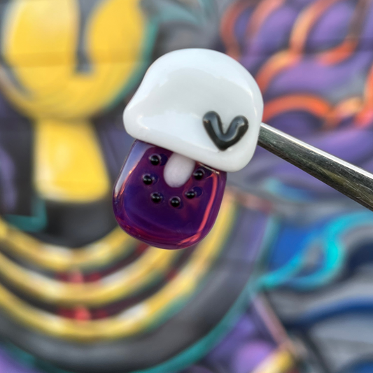 SakiBomb Stargazer Kiwi with Grey Heart Pendant