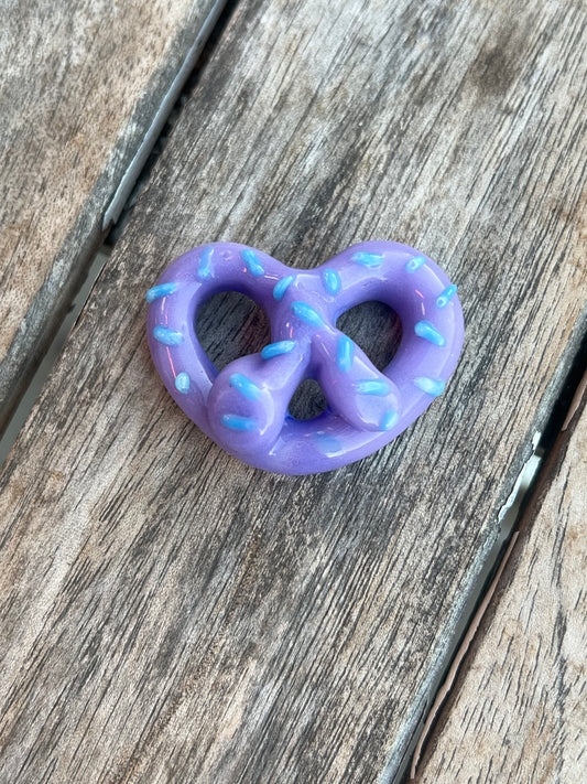 Sakibomb Large Pretzel Pendant