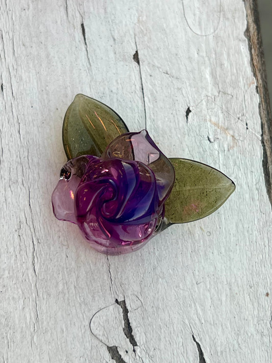 Sakibomb Stargazer Rose Bud Pendant