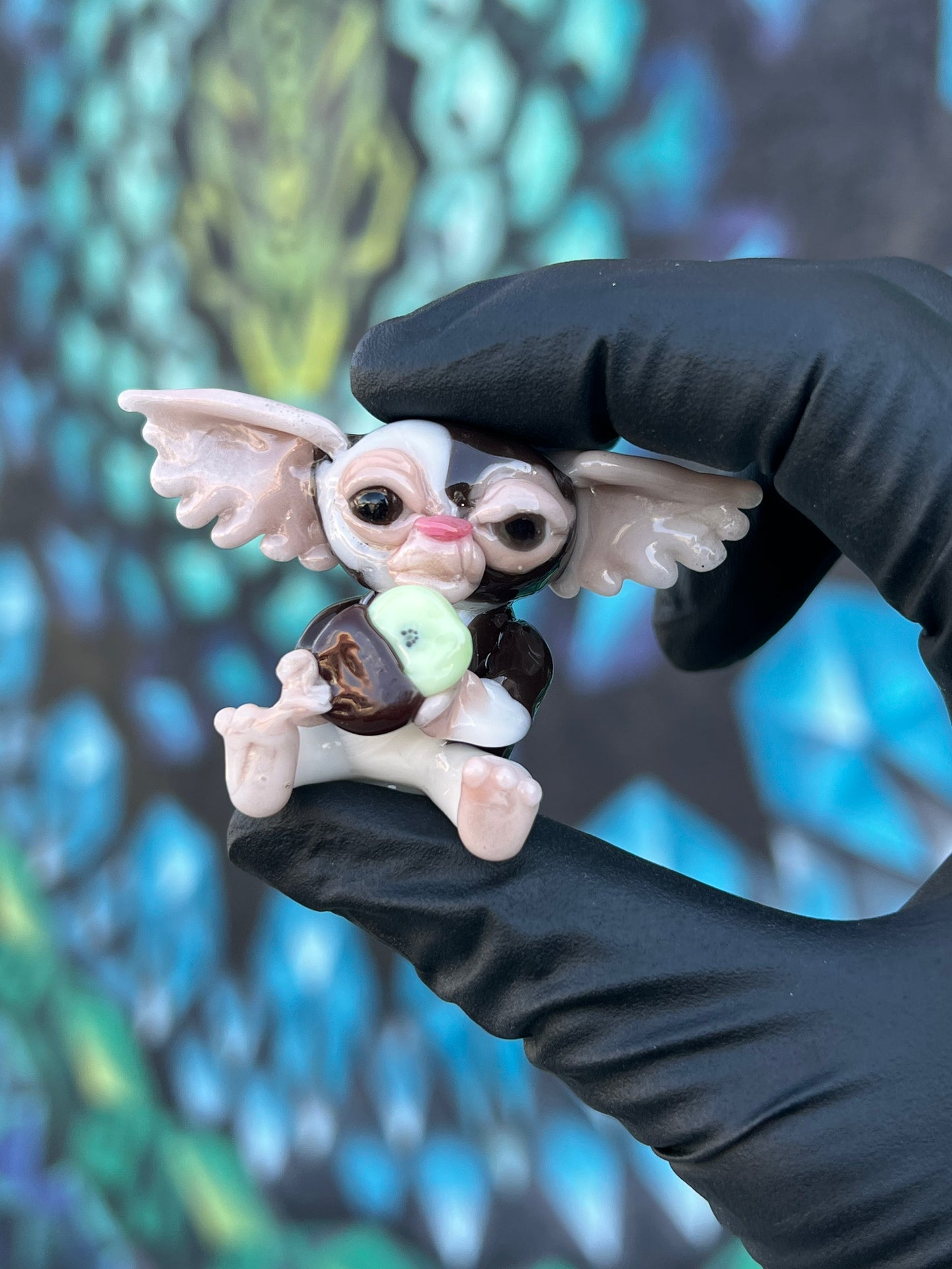 Sakibomb X Tammy Baller Gizmo with Mini Kiwi